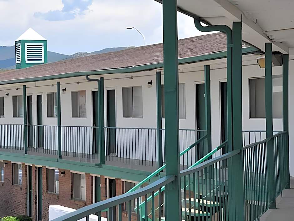 Copper Manor Motel