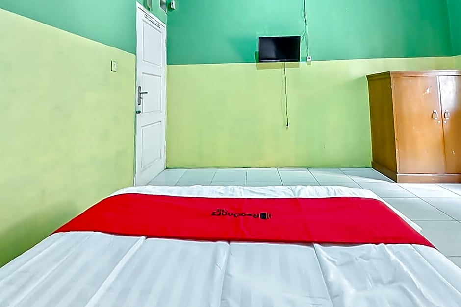 RedDoorz near RS Dr Hafiz Cianjur