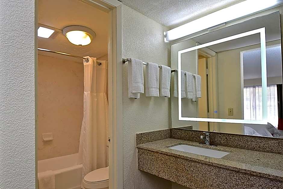 SureStay Hotel by Best Western Sarasota Lido Beach