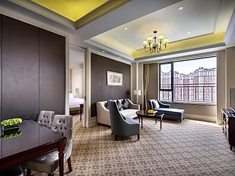 Deluxe Two Bedroom Apartment