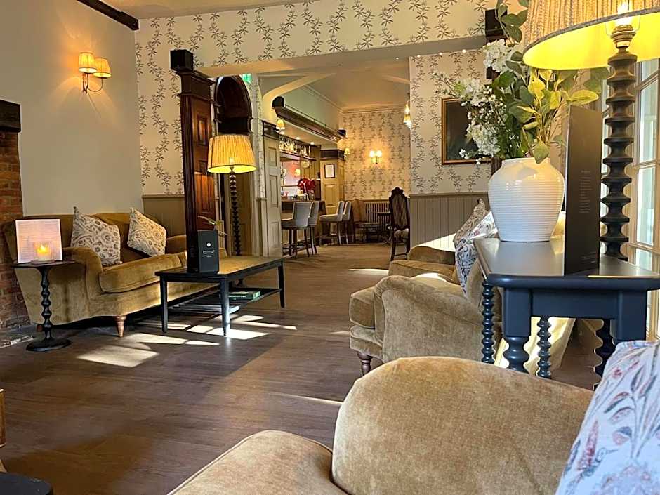 Ravenwood Hall Hotel