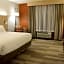 Holiday Inn Express & Suites Lexington Park California