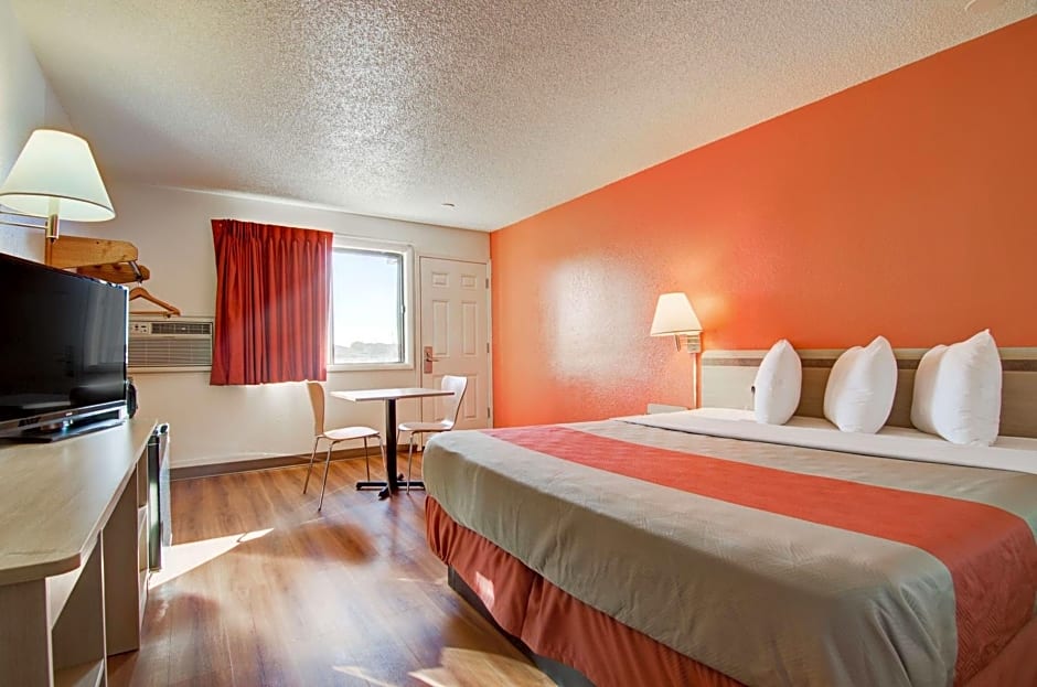 Motel 6-Colby, KS