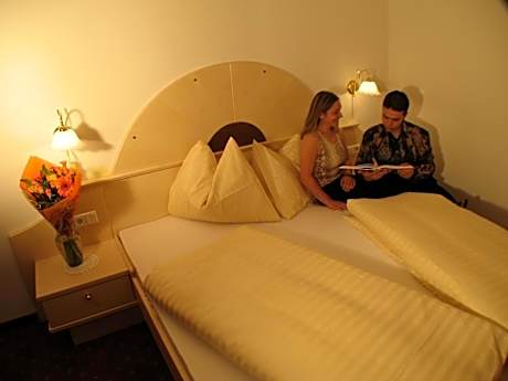 Double Room with Balcony and Mountain View