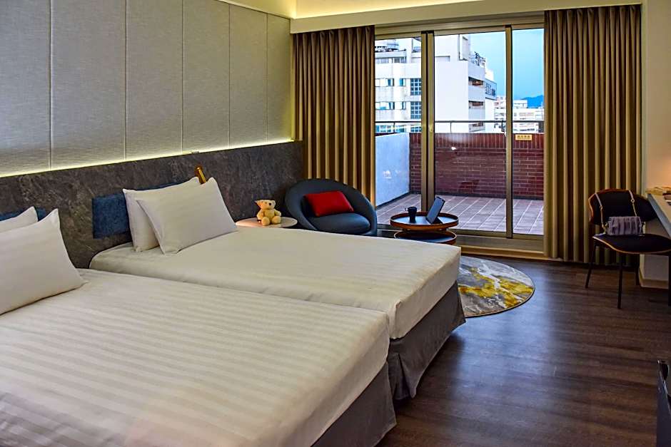 Metro Hotel