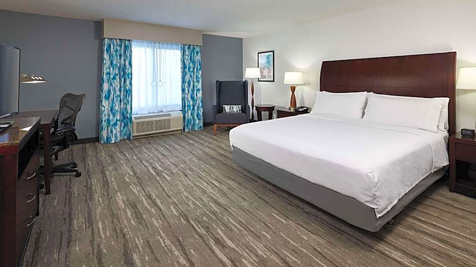 Photo 1 of 7 of 1 King Bed, Mobility Accessible, Roll in Shower