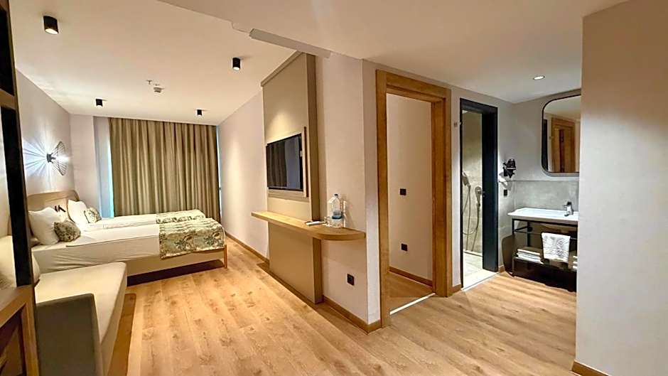 Blue Wave Suite Hotel