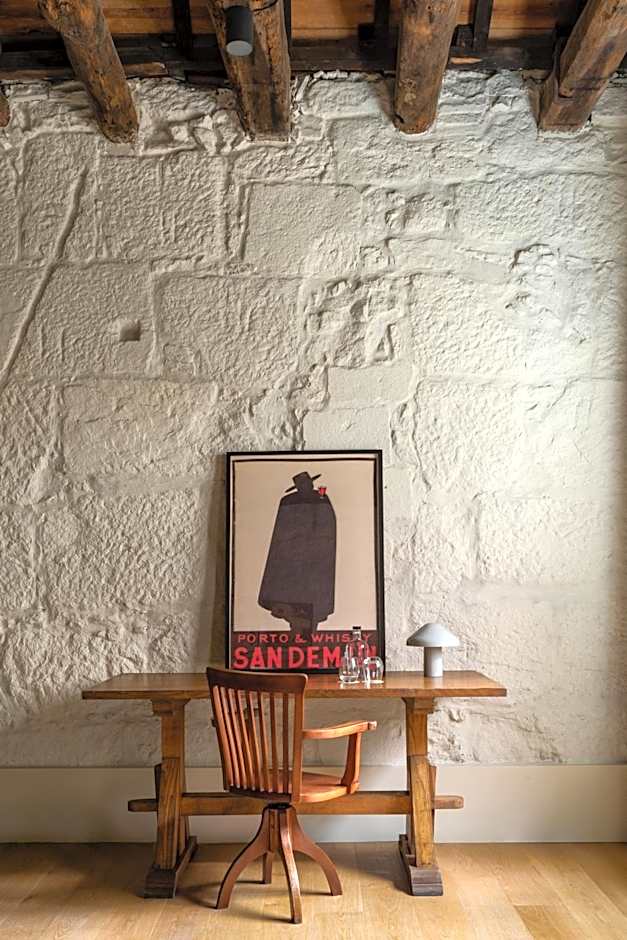 The House of Sandeman - Hostel & Suites