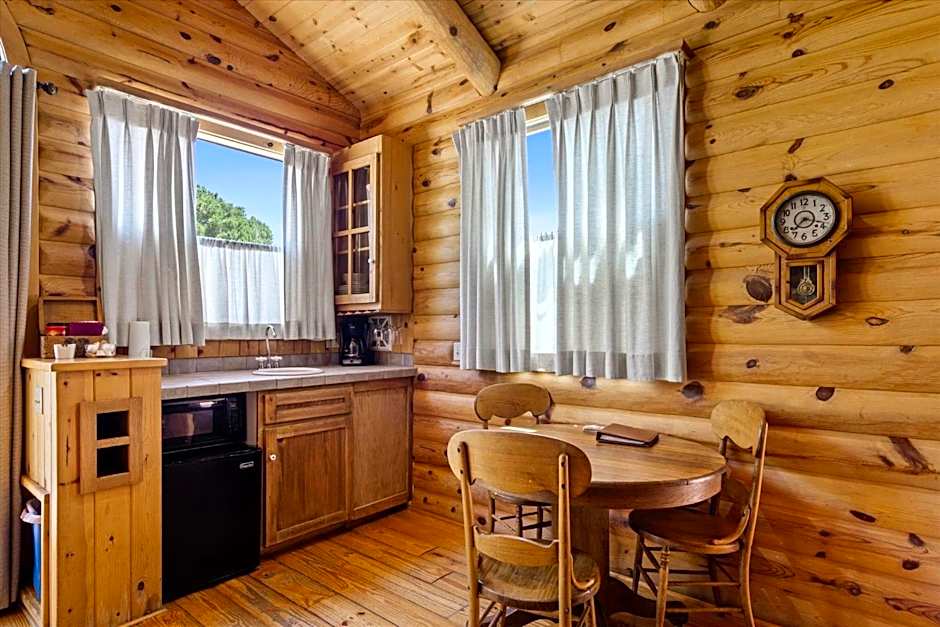 Adobe Village Inn – Sedona, AZ