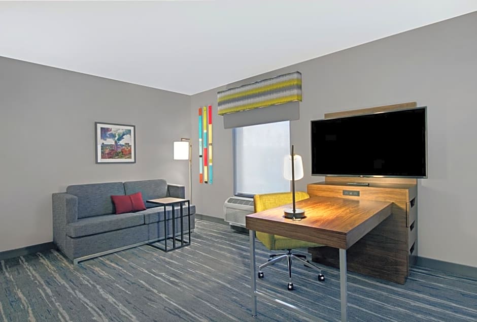 Hampton Inn & Suites by Hilton Syracuse Dewitt