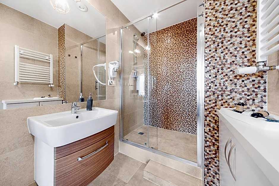 Six Suites, Old Town