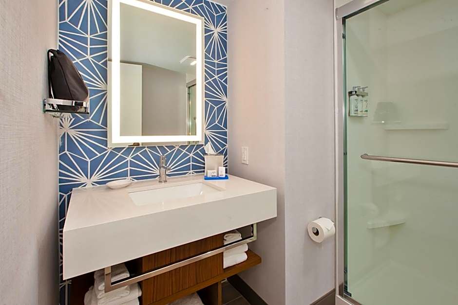 Holiday Inn Express & Suites VA Beach Oceanfront, an IHG Hotel