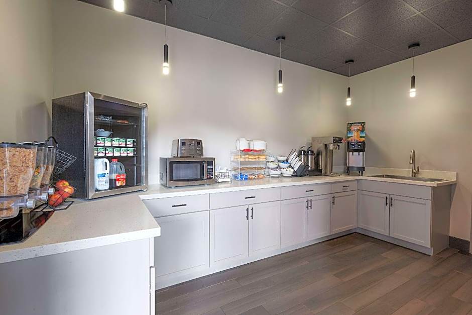 Ramada by Wyndham Studio Suites Dothan