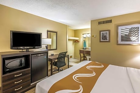 1 King Bed, Business Room, Nonsmoking, Promotional Free Breakfast