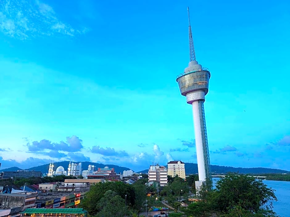 Riverbank Hotel by MRVJ BUSINESS