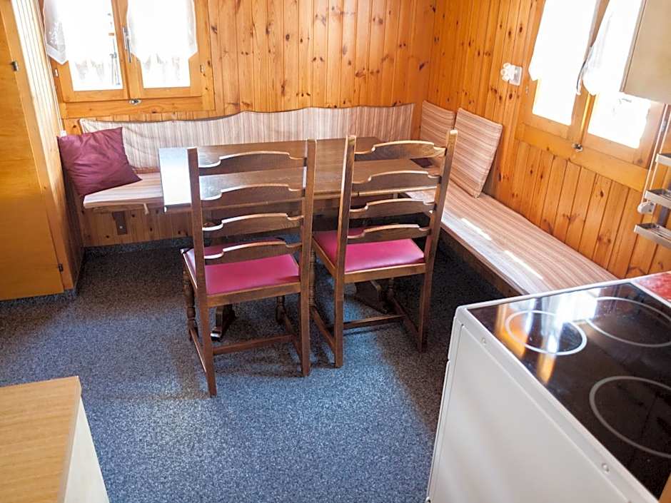 Gruppenhaus im Walliser Alpstyle