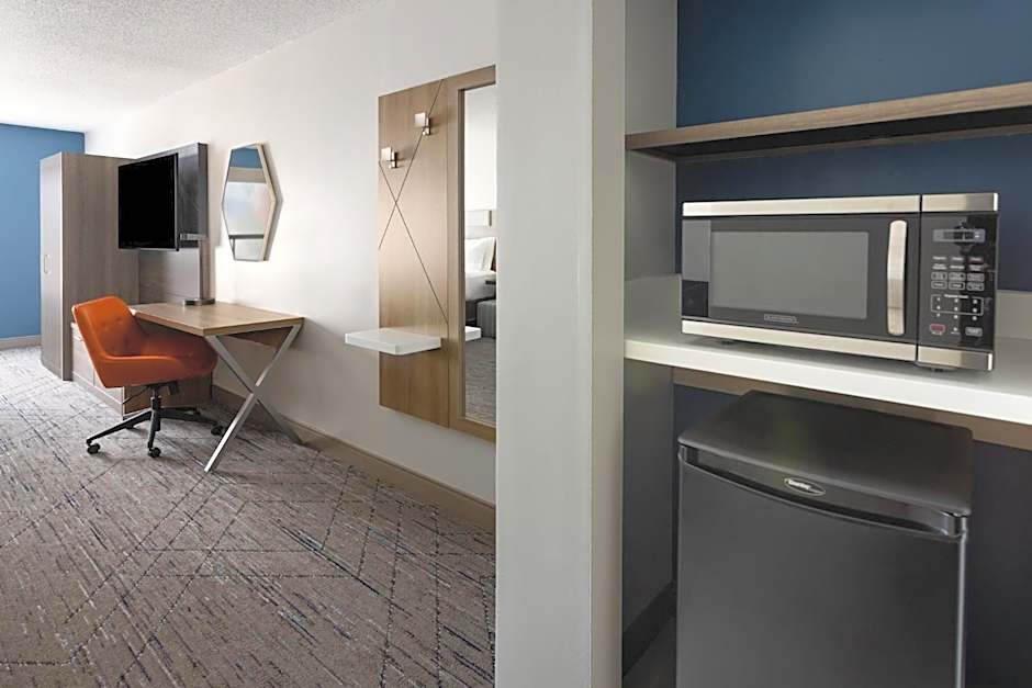 Holiday Inn Express and Suites Meriden By IHG