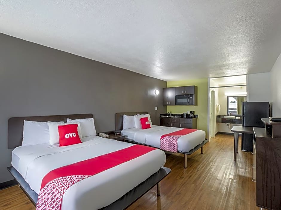 Travelodge by Wyndham Baton Rouge East