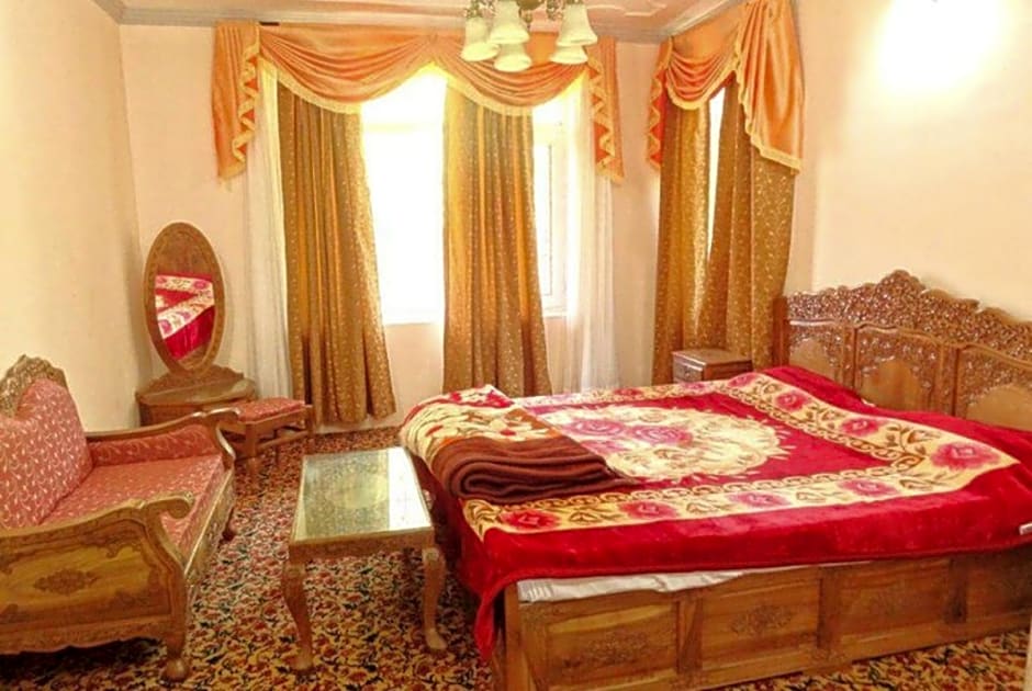 Goroomgo Khanday Guest House srinagar