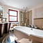 SCHLOSS RANZOW - kleines Romantik Hotel - Wellness - Golfplatz - Hochzeiten & Feiern