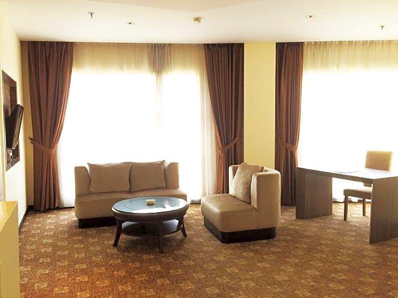 President Executive Club – Bekasi, ID
