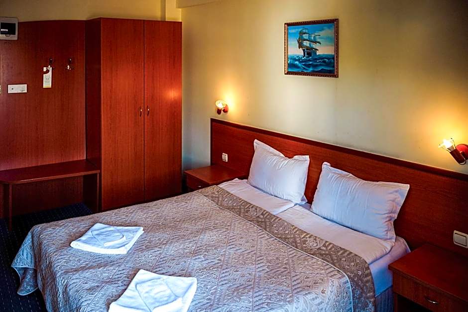 Dionis Hotel
