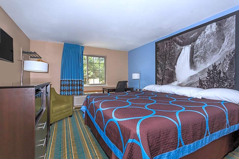 Super 8 by Wyndham Douglas