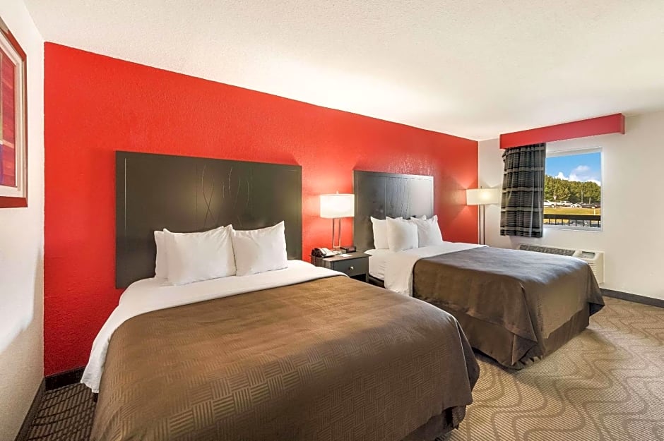Clarion Inn & Suites Russellville I-40