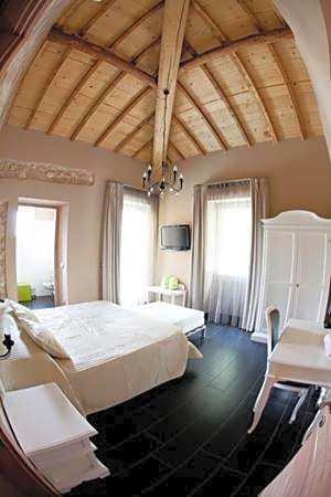 Double or Twin Room with Balcony and Garden View