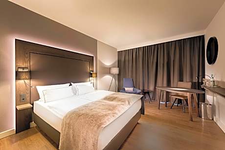 1 Double Bed Standard Accessible