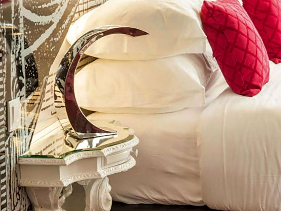 Teatro Boutique Rooms & Suites