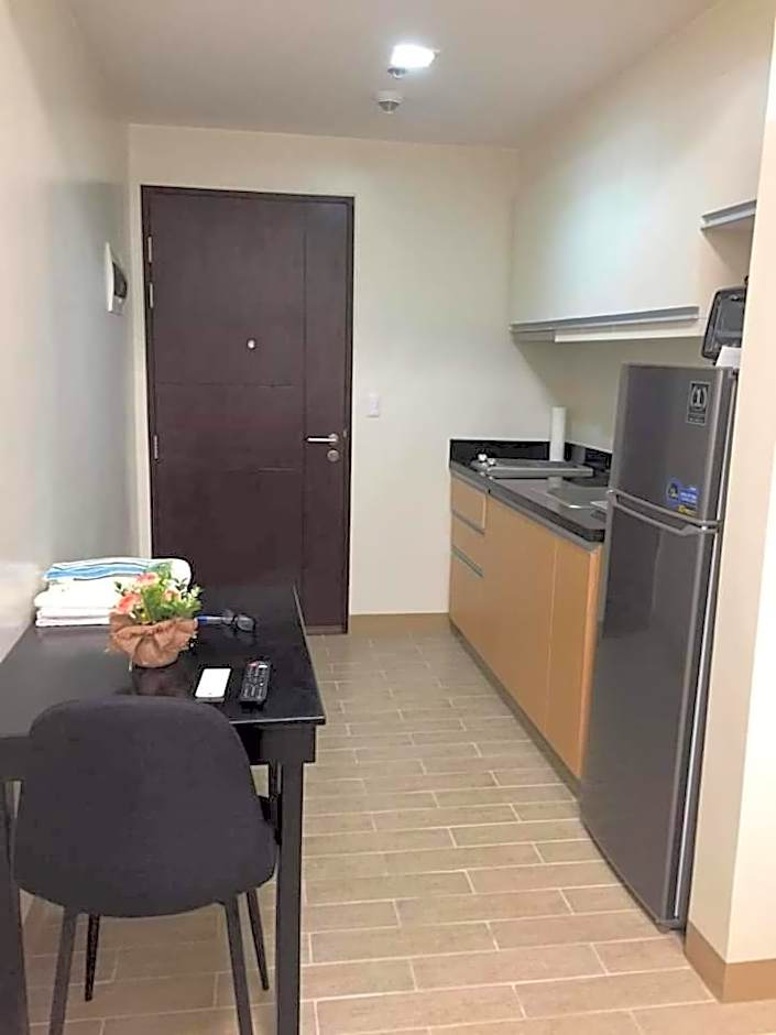 Furnished Studio Megaworld 7M