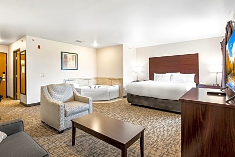 Deluxe King Suite - Non-Smoking