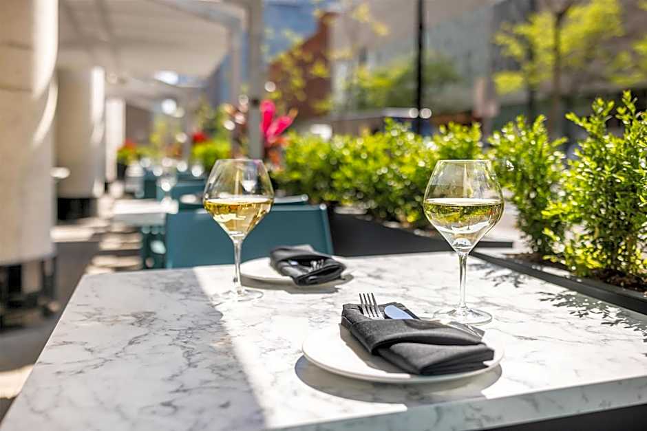 Embassy Suites by Hilton Montreal