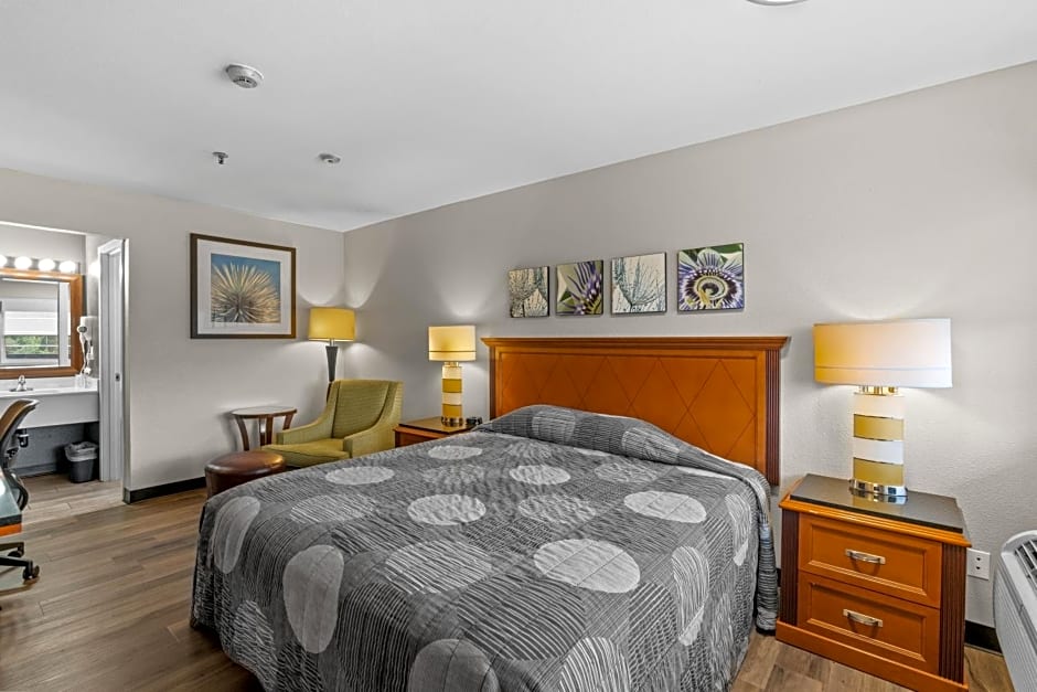Basecamp Puyallup a Travelodge by Wyndham