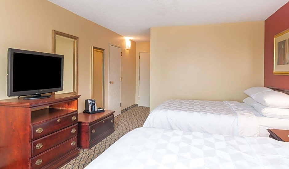 Aviator Hotel & Suites South I-55, BW Signature Collection