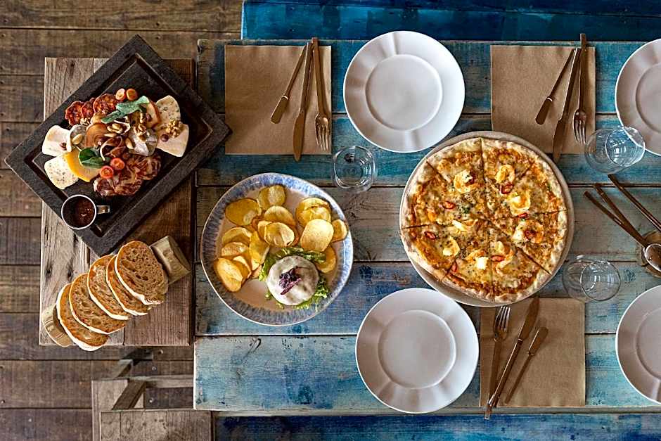 Noah Surf House Portugal