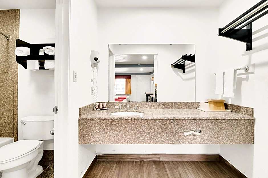 Three Rivers Executive Inn & Suites By OYO