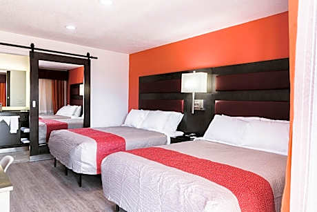 Queen Room with Two Queen Beds - Non-Smoking