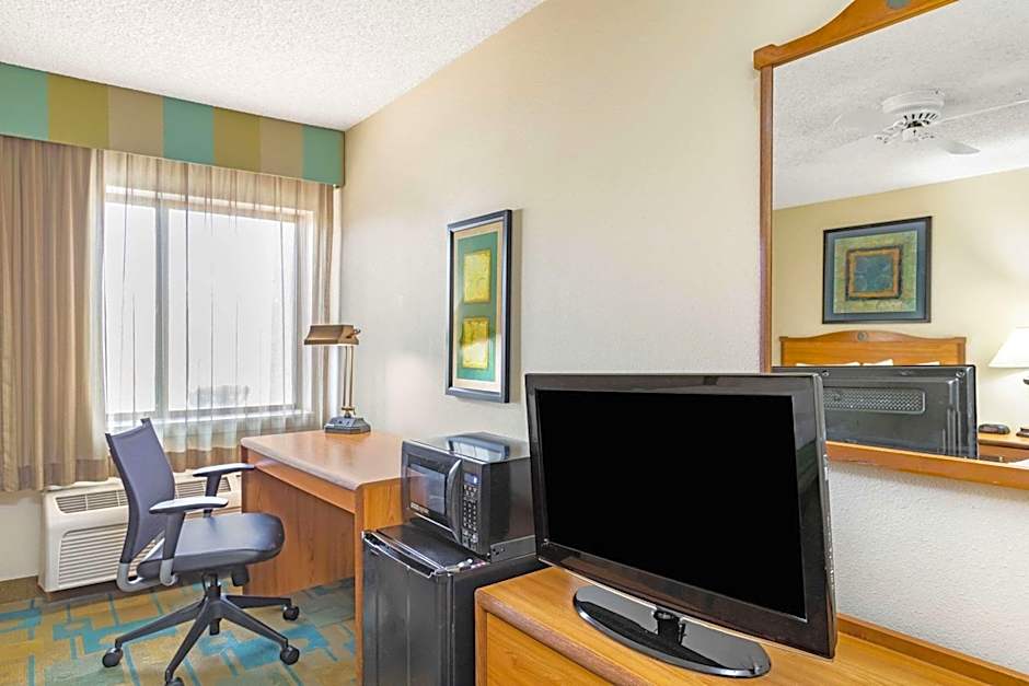 La Quinta Inn & Suites by Wyndham El Paso East