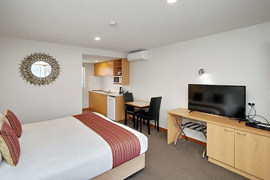 306 Motel Apartments