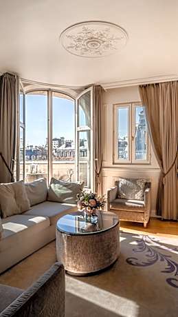 La Clef Louvre Paris by The Crest Collection