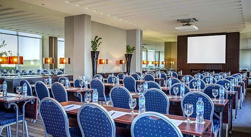 Centro Sharjah Hotel