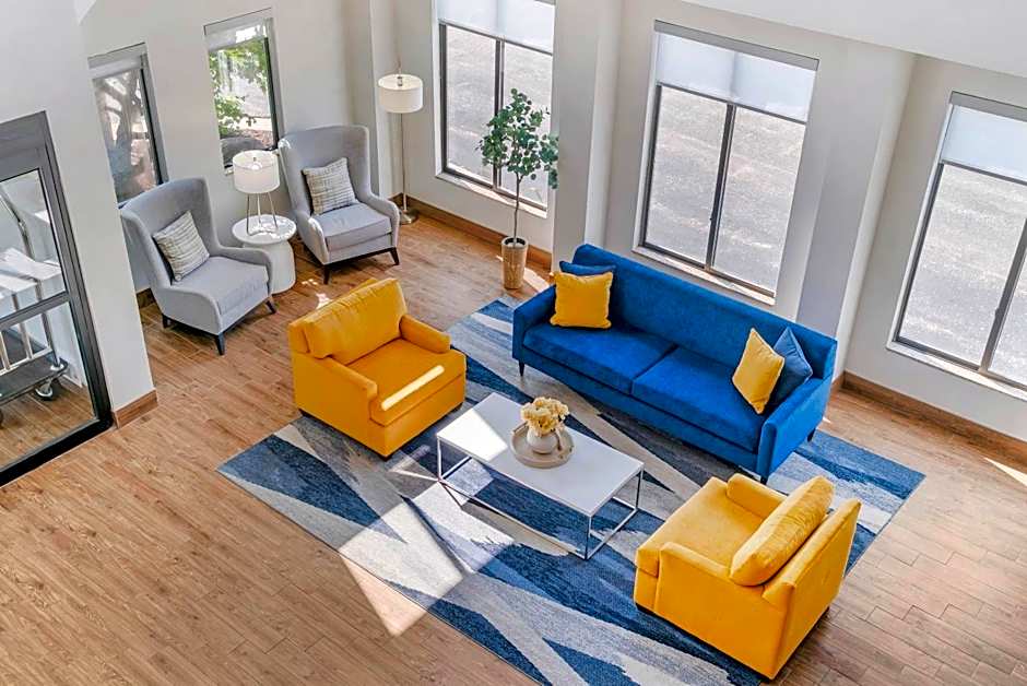 Comfort Suites Auburn Hills-Detroit