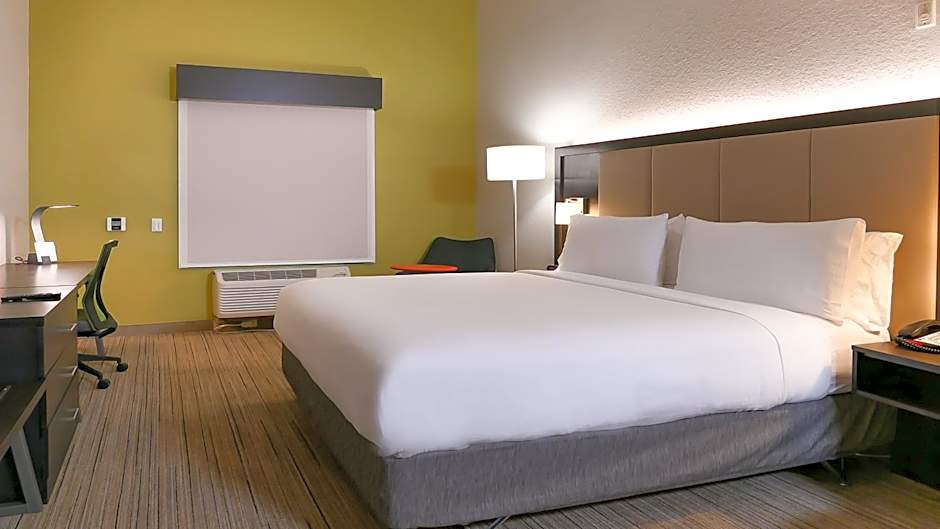 Holiday Inn Express St. Petersburg North / I-275 By IHG