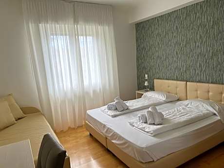 Classic Triple Room