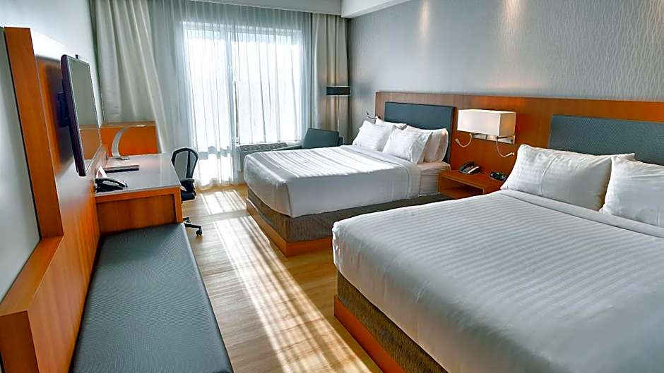 Holiday Inn Express & Suites Vaudreuil-Dorion By IHG