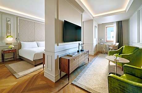 Junior King Suite