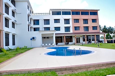 Luwa Evergreen Hotel