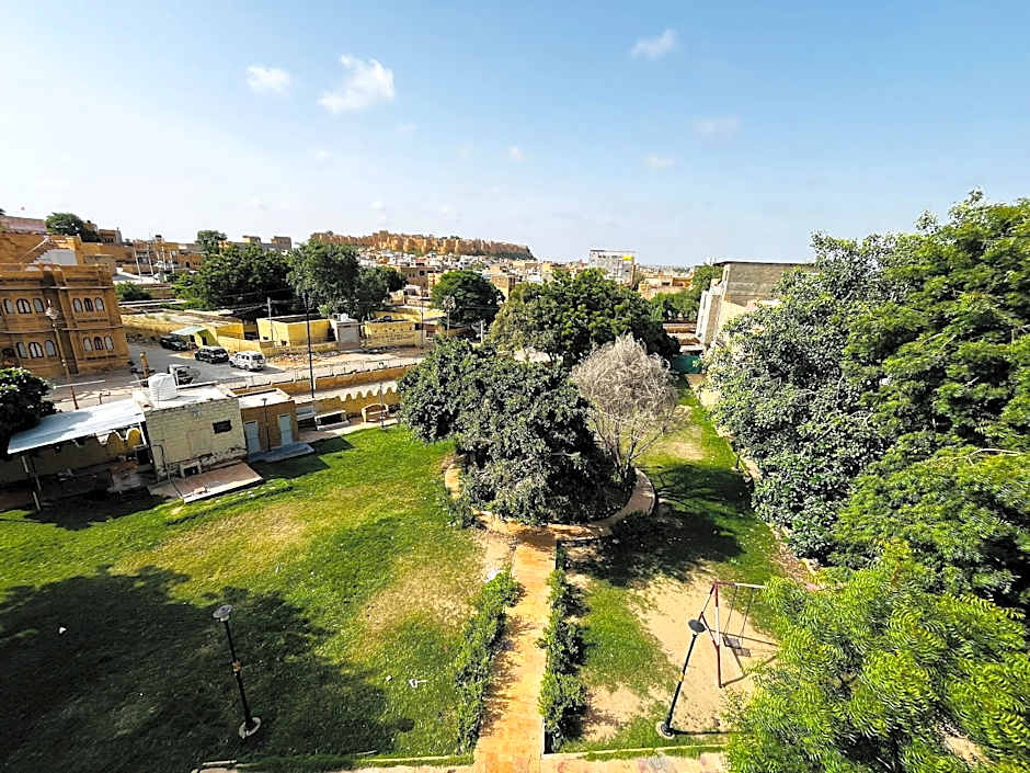 Golden Marigold Hotel